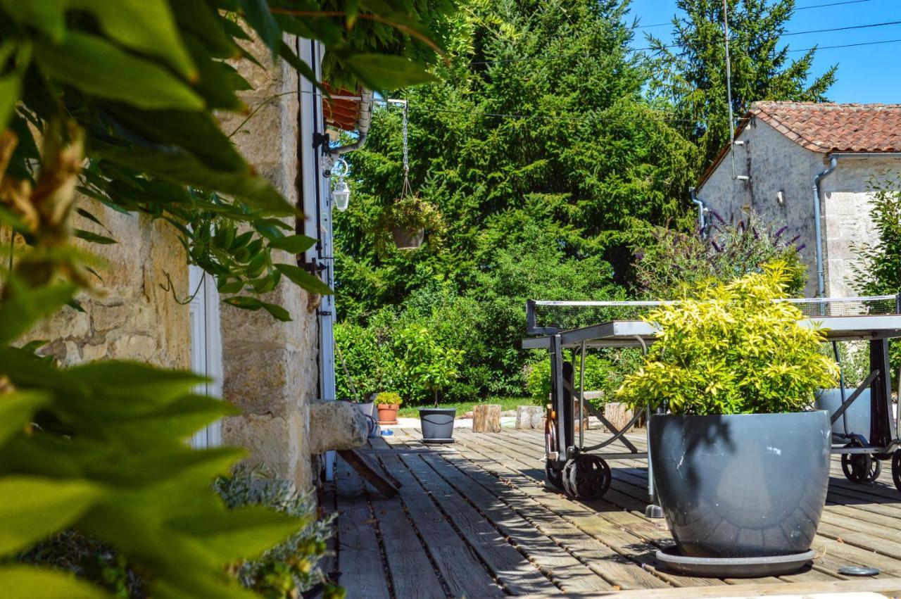 Grande Chambre D'Hote Les Chats-Pitres Bed and Breakfast La Rochette  Εξωτερικό φωτογραφία